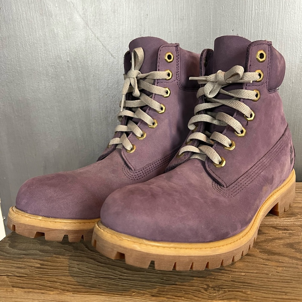 Rare !  Purple Timberland  Boots Size 8.5